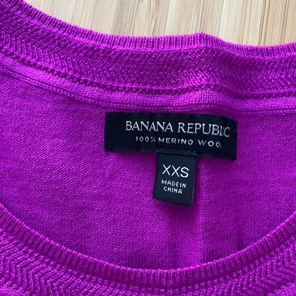100% Merino Wool Banana Republic Purple Sleeveless Thin Vest